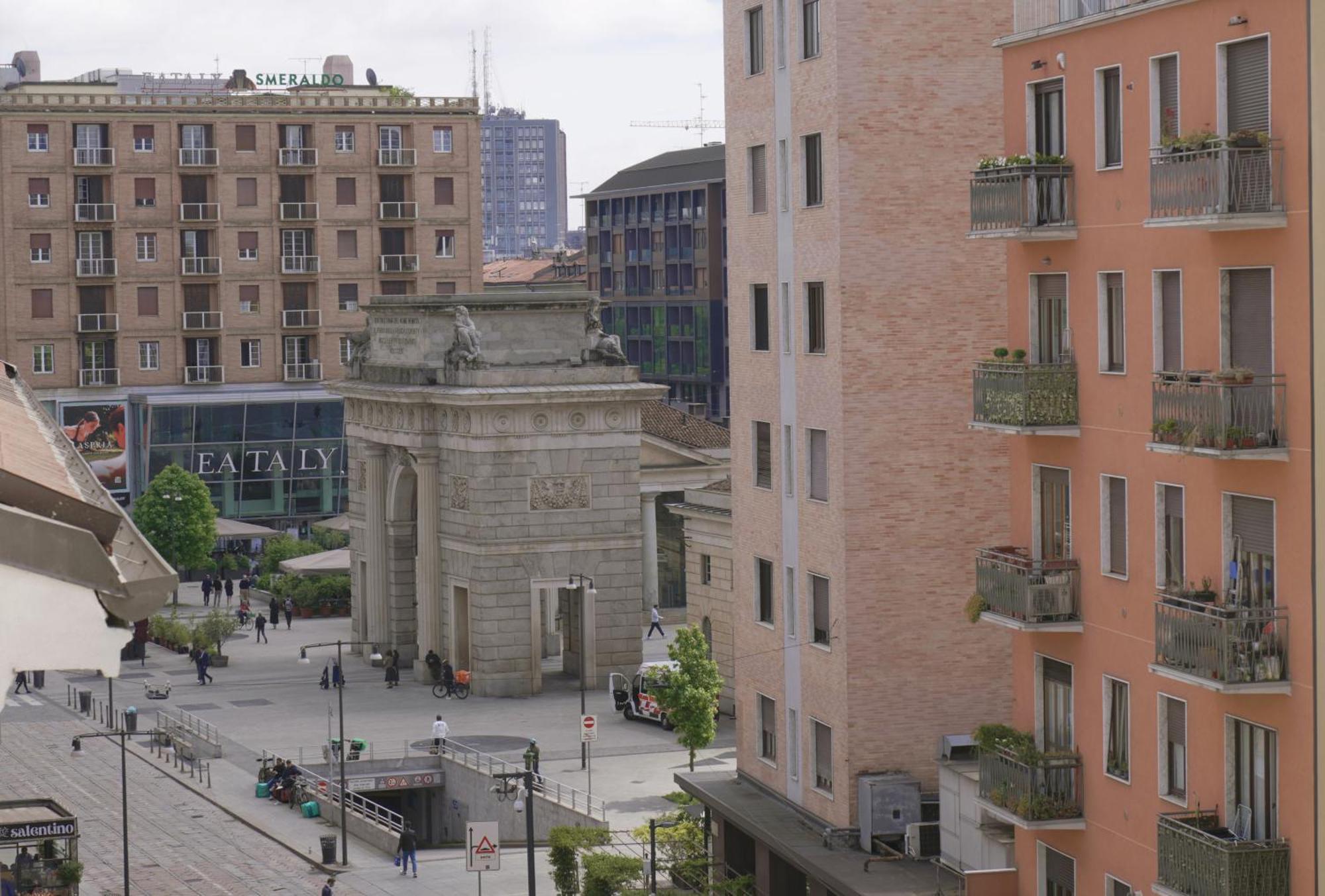 Porta Garibaldi — Photos 1